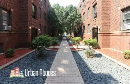 1 Bedroom Lakeview Apartment