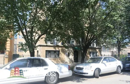 1 Bedroom Lakeview Apartment