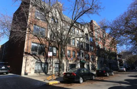 Studio Lincoln Park Apartment