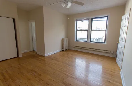 1 Bedroom Lakeview Apartment