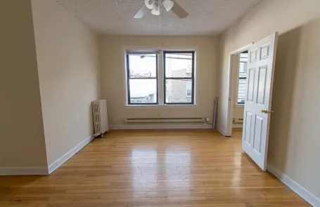 1 Bedroom Lakeview Apartment