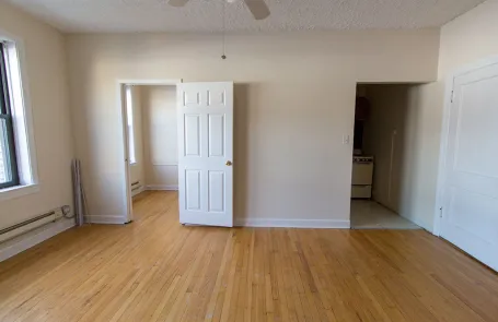 1 Bedroom Lakeview Apartment