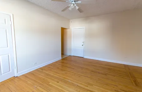 1 Bedroom Lakeview Apartment