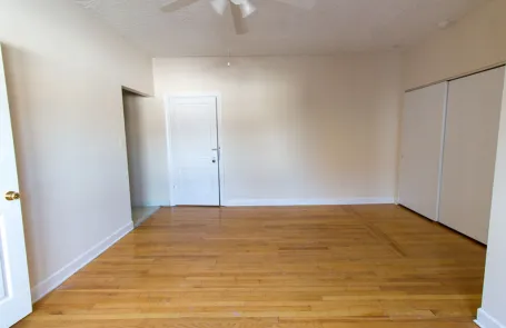 1 Bedroom Lakeview Apartment