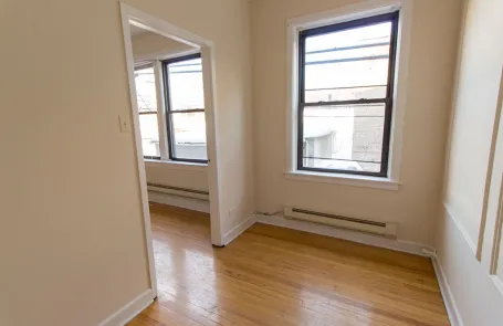 1 Bedroom Lakeview Apartment