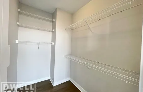 1 Bedroom West Loop Apartment