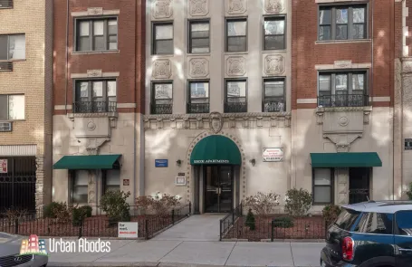 1 Bedroom Lakeview Apartment