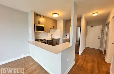1 Bedroom Edgewater Apartment
