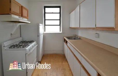 3 Bedroom Lakeview Apartment
