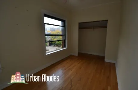 3 Bedroom Lakeview Apartment