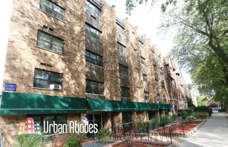 Studio Lincoln Park Apartment