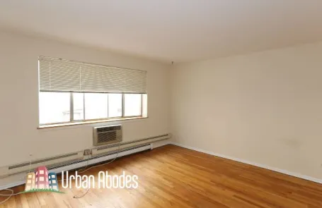 Studio Lincoln Park Apartment