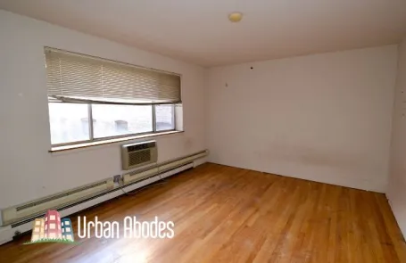 Studio Lincoln Park Apartment