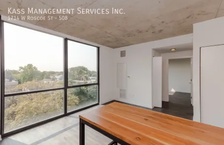 1 Bedroom Lakeview Apartment