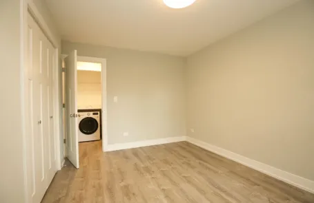 2 Bedroom Lakeview Apartment