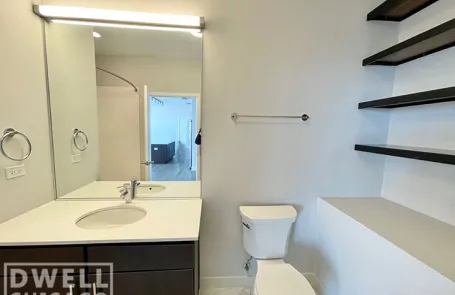 1 Bedroom West Loop Apartment