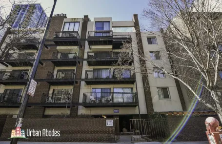 2 Bedroom Old Town Apartment
