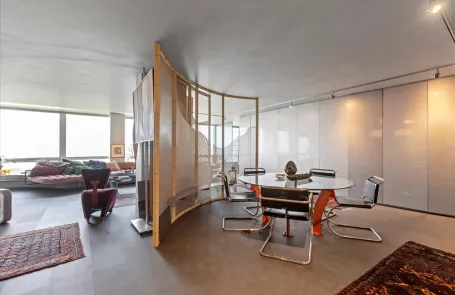 2 Bedroom Lincoln Park Apartment