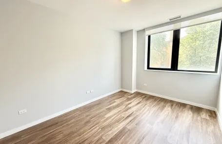 2 Bedroom Ravenswood Apartment