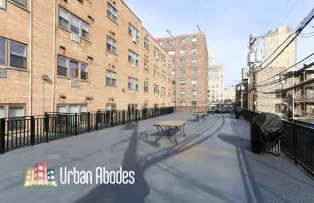 Studio Lincoln Park Apartment
