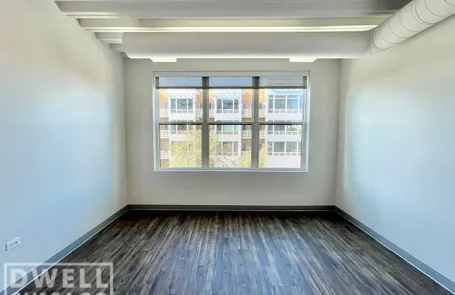 1 Bedroom Lakeview Apartment