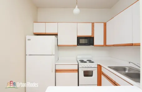 1 Bedroom Lakeview Apartment