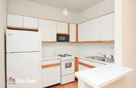 1 Bedroom Lakeview Apartment
