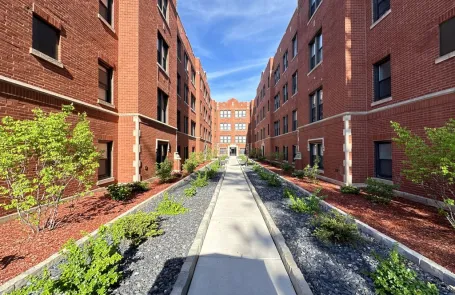 2 Bedroom Lakeview Apartment