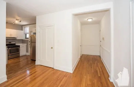 3 Bedroom Lakeview Apartment