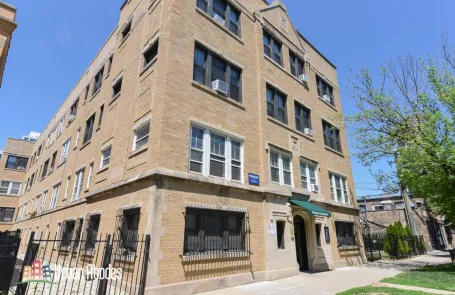 1 Bedroom Lakeview Apartment