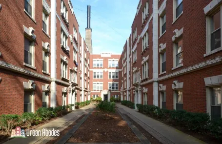 1 Bedroom Lakeview Apartment