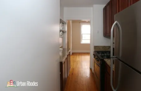 1 Bedroom Lakeview Apartment