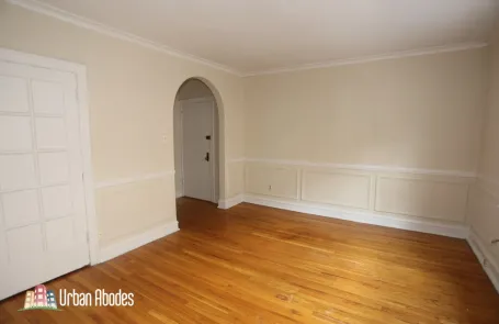 1 Bedroom Lakeview Apartment