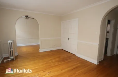1 Bedroom Lakeview Apartment