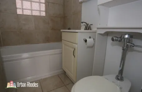 1 Bedroom Lakeview Apartment