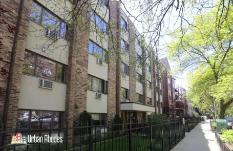 Studio Lincoln Park Apartment