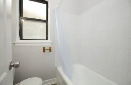 Studio Sheridan Park Apartment