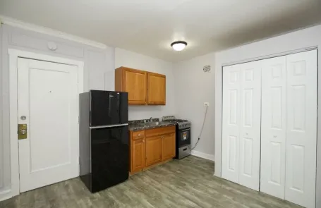 Studio Sheridan Park Apartment