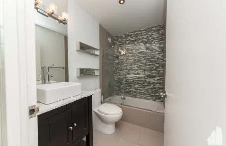2 Bedroom Streeterville Apartment