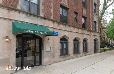 1 Bedroom Lakeview Apartment