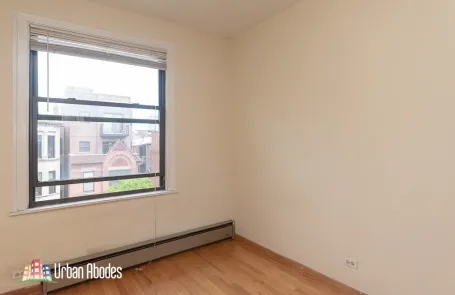 1 Bedroom Lakeview Apartment