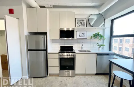 Studio Uptown Apartment