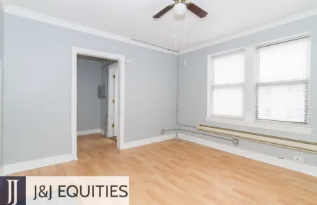 Studio Sheridan Park Apartment