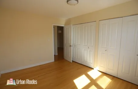 1 Bedroom Lincoln Park Apartment