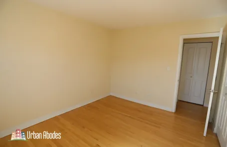 1 Bedroom Lincoln Park Apartment