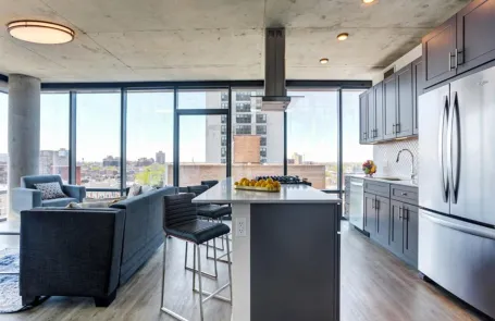 2 Bedroom Lakeview Apartment