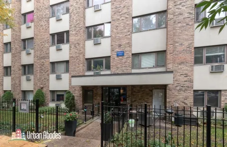 Studio Lincoln Park Apartment