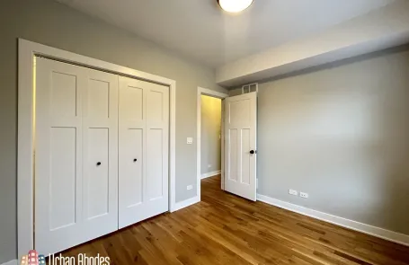 1 Bedroom Lincoln Square Apartment