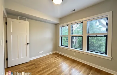 1 Bedroom Lincoln Square Apartment