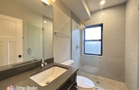 1 Bedroom Lincoln Square Apartment